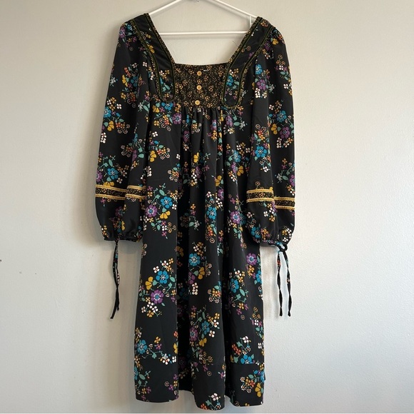 trf Dresses & Skirts - TRF Bell Sleeve Square Neck Floral Print Black Midi Dress Sz M Country Culture